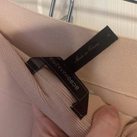 BCBG MaxAzria Ribbed  SkirtSize Small EUC - Picture 8 of 9